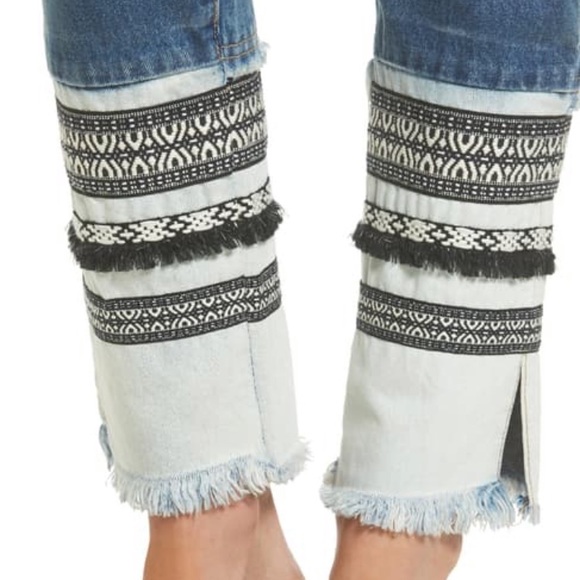 BlankNYC Embroidered High Rise Tapered Distressed Ankle Jeans Blue Denim Sz 24 - Picture 2 of 16